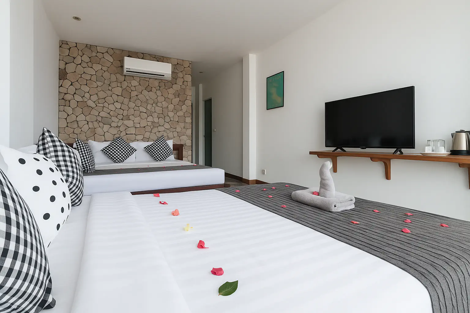 Deluxe Double Room with Bath 5